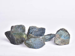 AMOYSTONE Labradorite meditation setup shows subtle glow for calming spaces.