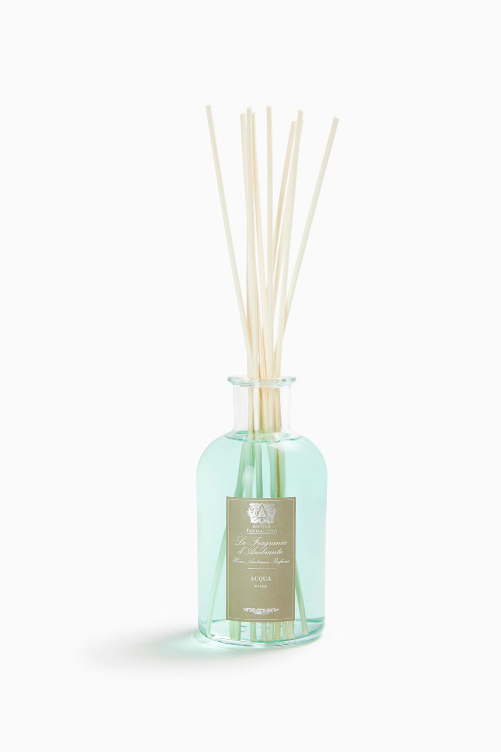 Antica Farmacista Acqua diffuser bottle delivers a clean, refreshing ambiance.
