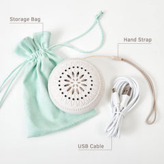 Aroma Promise mini diffuser close-up of pads for quick, mess-free aroma diffusion.