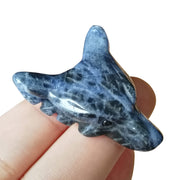 Bacatgem natural sodalite wolf head figurine, pocket-friendly talisman for focus and calm.