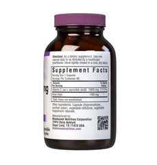 Capsules close-up shows 90 vegetarian capsules per pack for convenient daily use.