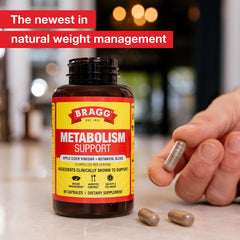 Close-up of Bragg ACV ingredient blend suggesting metabolism support.