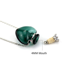 Bysxny stainless steel chain necklace with secure glass capsule.