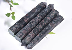 CNYANFEI garnet wand decor on table adds natural elegance and energy.