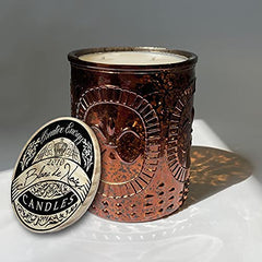 Creative Energy Candles 2-in-1 soy candle for relaxing massage and moisturizing action.