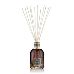 Dr. Vranjes Oud Nobile diffuser 250ml gently fills rooms with warm resin and orange blossom.