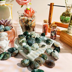 DUQGUHO irregular moss agate stones for decorative aquariums and terrariums.