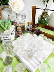 DUQGUHO irregular polished quartz stones shimmer in sunlight for decor