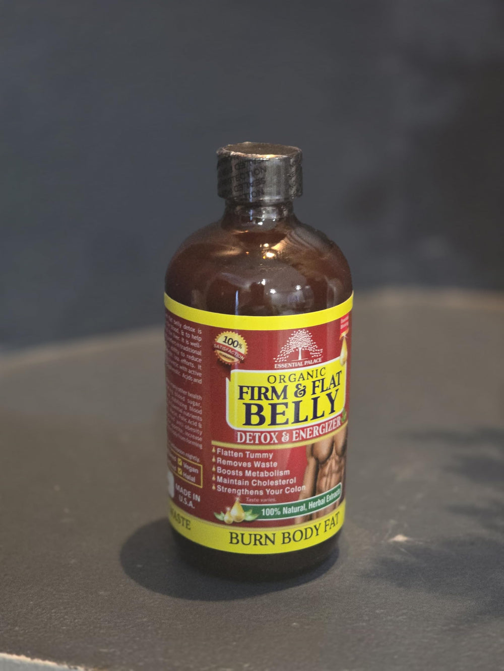 Essential Palace Organic Detox bottle pour for daily vitality.