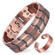 Fashtour 3X copper bracelet close-up shows armor-inspired links and strong magnets.
