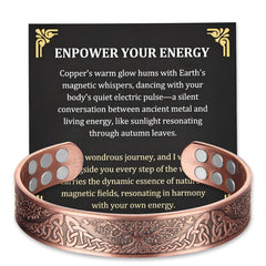 Fashtour copper bracelet close-up showing the magnet arrangement for daily use