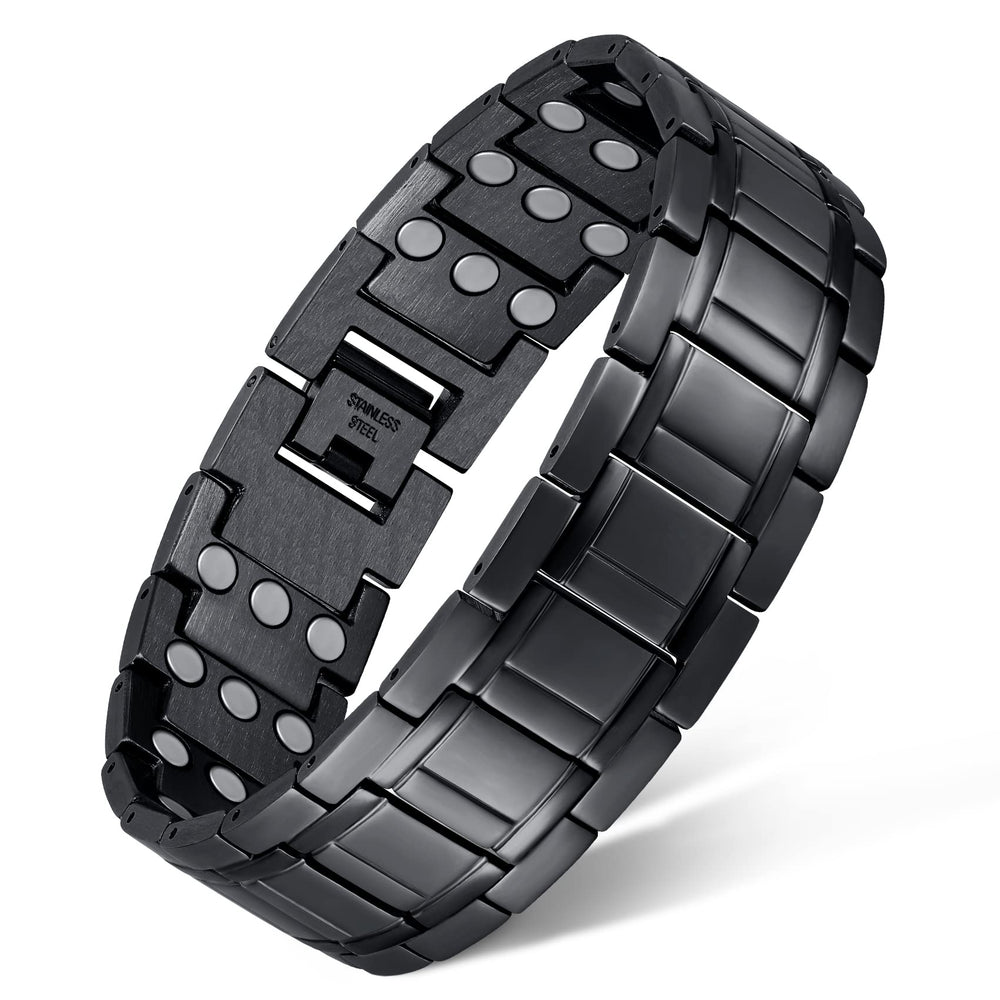 Feraco 3X magnetic bracelet close-up in black showing triple-row magnets for daily comfort