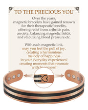 Feraco copper bracelet with 12 magnets, designed for daily wear and style.