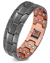 Feraco copper bracelet Tyre pattern close-up for everyday style
