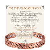 Feraco TwistFlow copper bracelet close-up showing twisted wave design for everyday wear