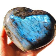 FZBHRO blue Labradorite heart crystal close-up shows iridescent blue flashes for meditation.
