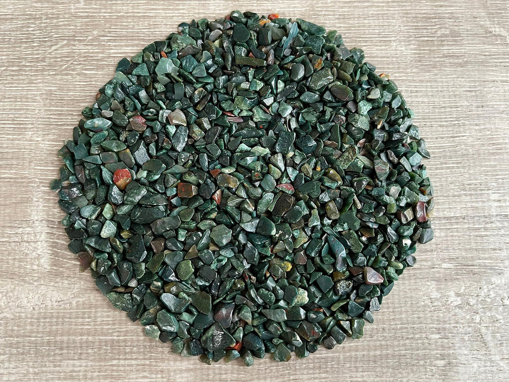 GAF TREASURES Bloodstone Chips: natural mini stones for crafts and decor