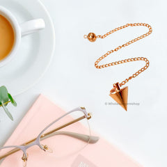 GEMSCITE pendulum close-up highlights premium rose-gold finish for elegant meditation.