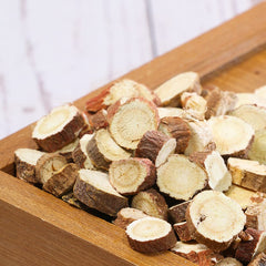 HOLFLYING licorice root ready to brew in hot water.