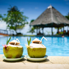 Triple-wick design ensures even, bright burn for Coconut Colada