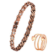 Jeracol copper bracelet close-up showing relaxation-friendly design for daily wear