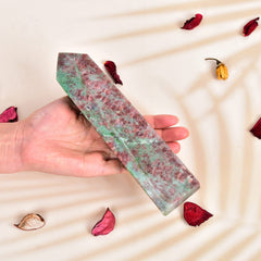 JIC Gem tetrahedral single-point quartz tower offers focal energy and balance.