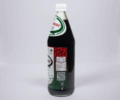 Jigsimur health drink being poured into a glass for an energized moment.
