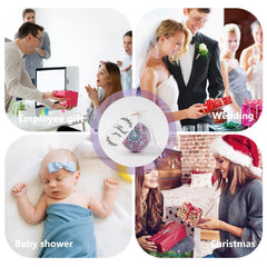 KaGrbves organza bags and hemp rope for simple, presentable favors.