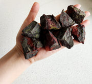 Luckeeper piedras crudas sangre de dragon para tumbling, textura natural y tamaño versátil.