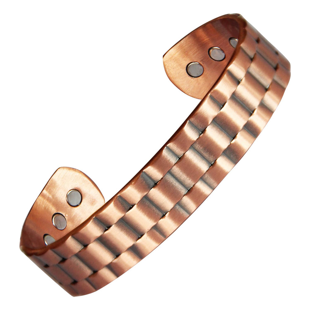 MagEnergy copper bracelet close-up highlights pure material and lasting shine.