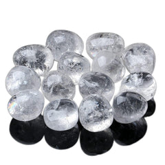 MAIBAOTA clear quartz raw closeup highlighting natural facets for meditation rituals.