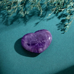 MAIBAOTA natural amethyst heart gift with packaging, ideal for gifting on special occasions.