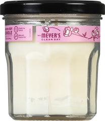 Peony label close-up highlighting vibrant scent; ideal as a thoughtful gift.