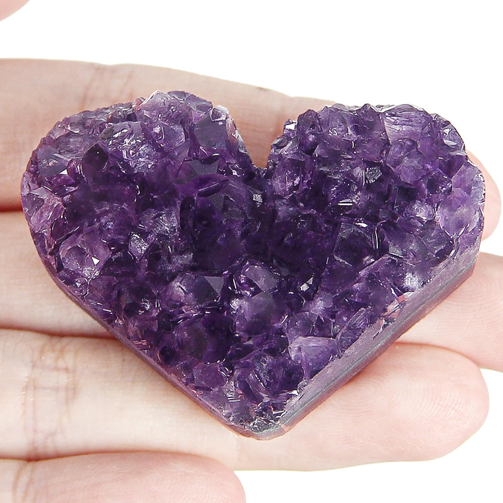 Orientrea amethyst heart cluster close-up for meditation and decorative energy.