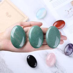 QINJIEJIE palm-stone side angle highlights natural pattern and tranquil energy