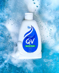 QV Gentle Wash etiqueta sin fragancia resalta que es apto para piel sensible