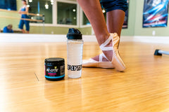Re-Lyte Mixed Berry label close-up with 30 servings for hydration planning.
