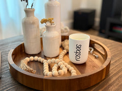 Rosbas Gardenia Candle top notes of gardenia and lemon peel for a refreshing opening.