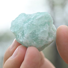 SSAKUGGI Green Fluorite for meditation spaces supporting mindful ambiance