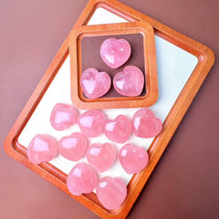 SSAKUGGI rose quartz heart stones set displayed together for romantic gifts
