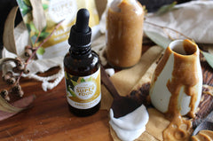 Close-up of Kakadu Plum Extract label highlighting no added sugar