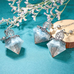 VadiForest Diamond-shaped pendulum guides yes and no insights.