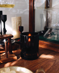 Vancouver Candle Co. Hiems Discovery wax pour demonstrates clean soy burn and long-lasting scent.