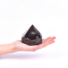 Vizytou agate wand with layered bands highlights Earth history and texture