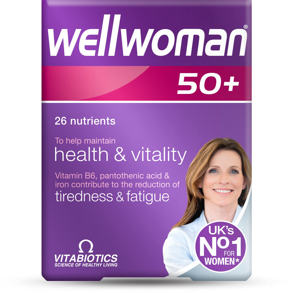 Wellwoman 50+ en frasco de tabletas, apoyo a la vitalidad diaria.