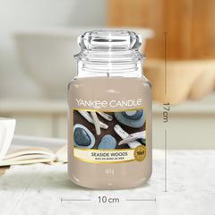Yankee Candle Seaside Woods wax pool close-up highlighting high-quality paraffin wax