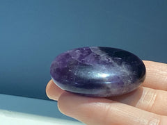 YATOJUZI worry stone for anxiety relief through tactile rubbing