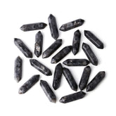 Pierre labradorite noire ZHIYUXI en baguette, favorisant la clarté mentale et le calme.