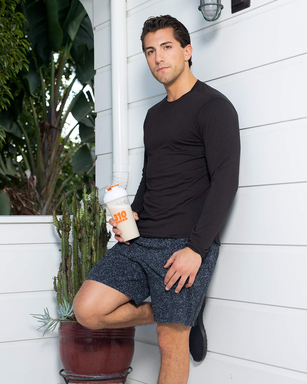310 Nutrition shaker is BPA-free and odor-resistant for everyday use
