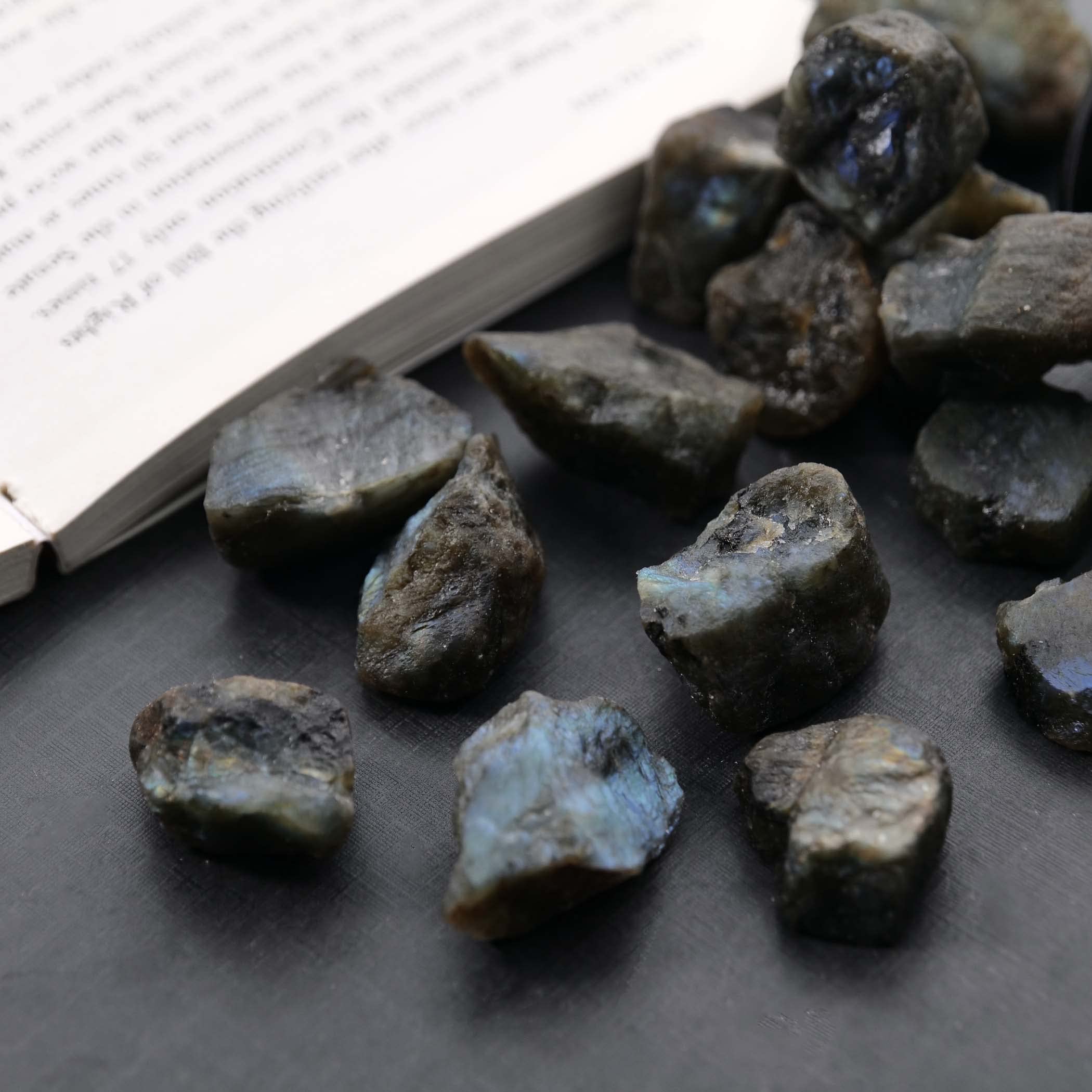 ABHISUBYA Labradorite aura shield stones create a calming home atmosphere.